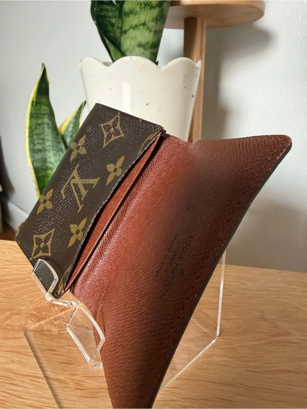 Louis Vuitton Bifold Leather Cardholder/Wallet *Rare Item* - Picture 8 of 12